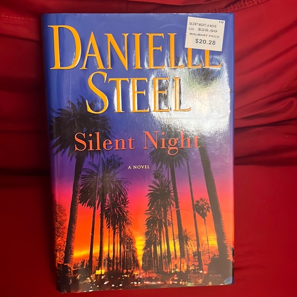 Danielle Steel first edition 2019 printing silent night novel - Picture 1 of 5